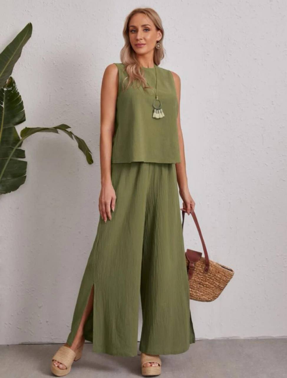 Green Color Pants Set, Crew Neck Sleeveless Top Side Slit Loose Pants Outfits